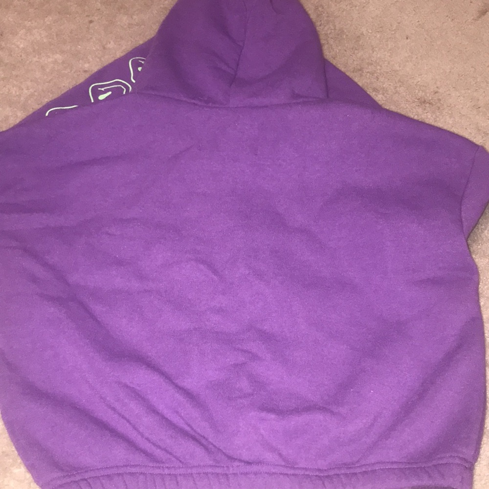 Sweater - Picture 4 of 4
